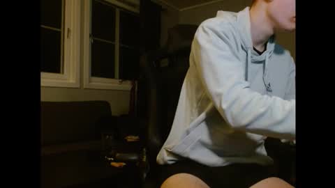 Snapshot of oskarlk chatting on November 2025 06:43:02 PM Oskar online show from November 2025 06:43:02 PM