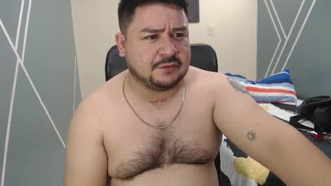 Snapshot of oso_gael chatting on January 2025 05:32:01 PM Bear Gael online show from January 2025 05:32:01 PM