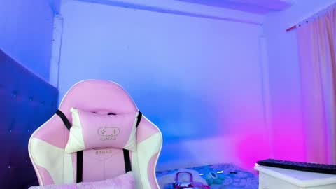 Maria   online show from April 2026 03:04:01 PM