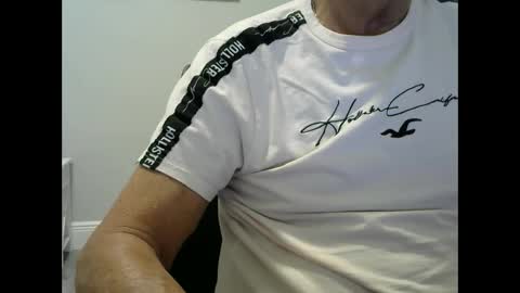 Snapshot of ossibottom chatting on February 2025 08:13:02 PM Ossi online show from February 2025 08:13:02 PM