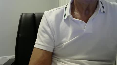 Snapshot of ossibottom chatting on October 2025 02:32:01 AM Ossi online show from October 2025 02:32:01 AM