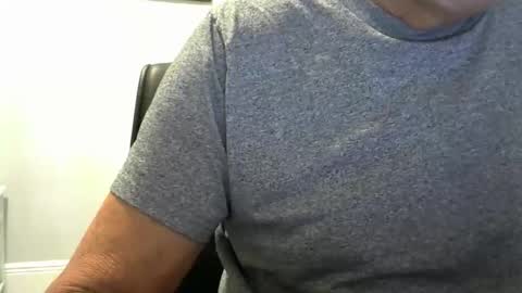 Snapshot of ossibottom chatting on October 2025 09:59:01 PM Ossi online show from October 2025 09:59:01 PM