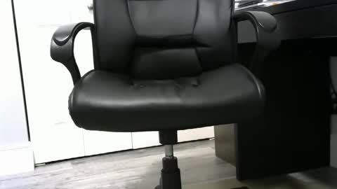 Snapshot of ossibottom chatting on October 2025 10:56:01 PM Ossi online show from October 2025 10:56:01 PM