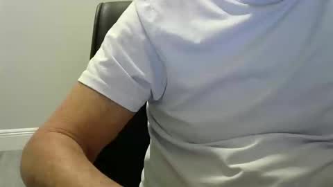 Snapshot of ossibottom chatting on November 2025 01:48:02 AM Ossi online show from November 2025 01:48:02 AM