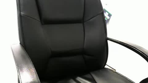 Snapshot of ossibottom chatting on November 2025 07:46:02 PM Ossi online show from November 2025 07:46:02 PM