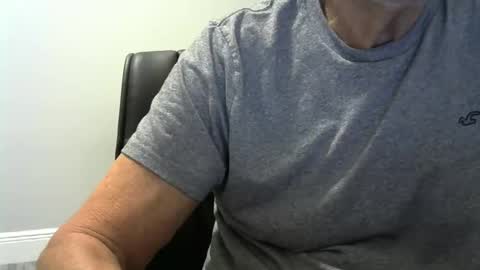 Snapshot of ossibottom chatting on November 2025 02:43:02 AM Ossi online show from November 2025 02:43:02 AM