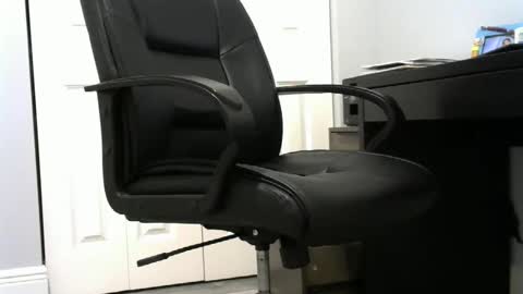 Snapshot of ossibottom chatting on November 2025 11:16:02 PM Ossi online show from November 2025 11:16:02 PM