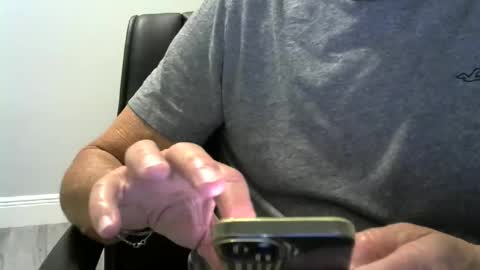 Snapshot of ossibottom chatting on December 2025 03:22:01 AM Ossi online show from December 2025 03:22:01 AM