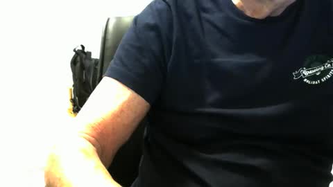 Snapshot of ossibottom chatting on December 2025 03:38:02 AM Ossi online show from December 2025 03:38:02 AM