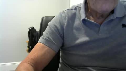 Snapshot of ossibottom chatting on December 2025 03:34:02 AM Ossi online show from December 2025 03:34:02 AM