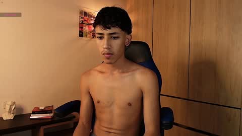 Snapshot of ostin_18hot chatting on January 2025 03:35:01 AM ostin 18hot online show from January 2025 03:35:01 AM