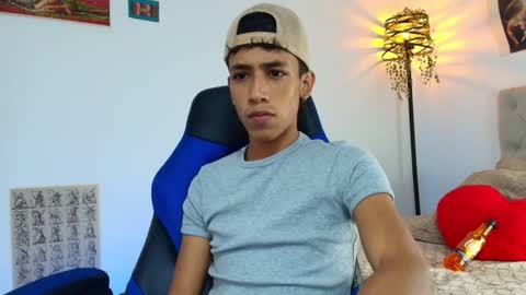 Snapshot of ostin_18hot chatting on November 2025 01:53:01 AM ostin 18hot online show from November 2025 01:53:01 AM