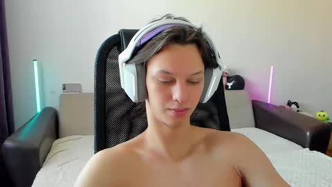 Ostin online show from February 2026 04:41:02 AM