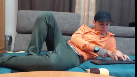 ottisfgantom99 online show from December 2024 08:44:01 PM