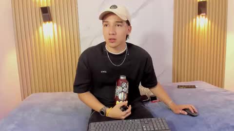 Otto Andrew online show from March 2026 07:27:01 PM