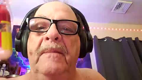 Snapshot of ou8124824 chatting on October 2025 03:27:01 AM ou8124824 online show from October 2025 03:27:01 AM