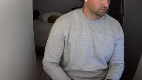 Snapshot of outside1991 chatting on January 2025 10:28:01 PM outside1991 online show from January 2025 10:28:01 PM