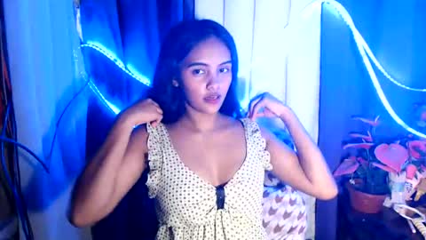 Snapshot of oxana_wetpussy chatting on July 2026 06:38:02 AM oxana_wetpussy online show from July 2026 06:38:02 AM