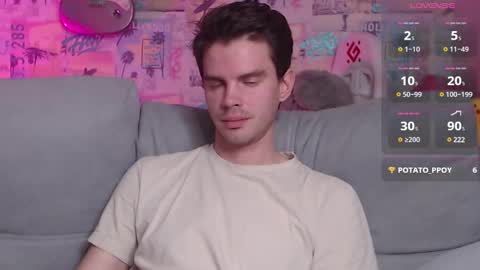 Snapshot of oxmikexo chatting on February 2025 04:20:02 PM Mike online show from February 2025 04:20:02 PM