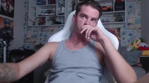 Snapshot of oxmikexo chatting on September 2025 12:05:02 PM Mike online show from September 2025 12:05:02 PM