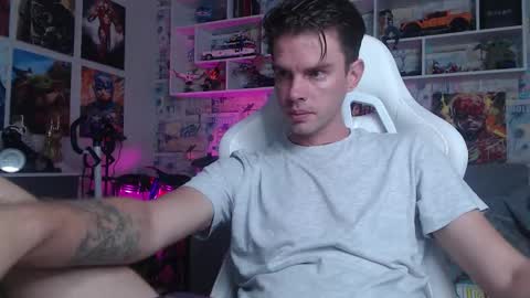 Snapshot of oxmikexo chatting on September 2025 10:49:01 AM Mike online show from September 2025 10:49:01 AM