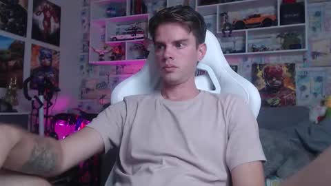 Snapshot of oxmikexo chatting on September 2025 12:08:02 PM Mike online show from September 2025 12:08:02 PM