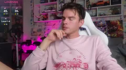 Snapshot of oxmikexo chatting on October 2025 12:03:01 PM Mike online show from October 2025 12:03:01 PM