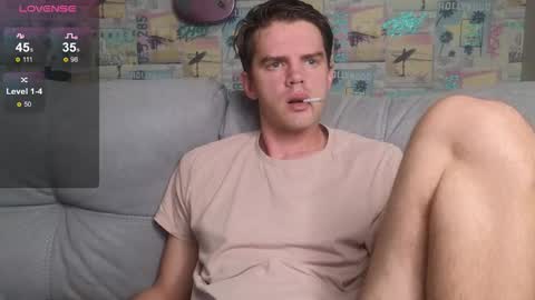 Snapshot of oxmikexo chatting on October 2025 12:06:01 PM Mike online show from October 2025 12:06:01 PM