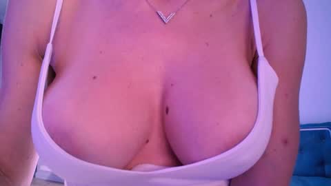 OXY online show from November 2025 04:21:01 AM