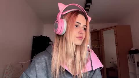 Snapshot of ozellagranville chatting on February 2026 07:34:02 AM Eva online show from February 2026 07:34:02 AM