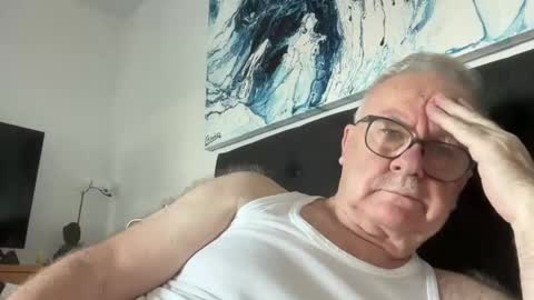 Snapshot of ozhairybearxxxx chatting on December 2024 01:07:02 AM ozhairybearxxxx online show from December 2024 01:07:02 AM