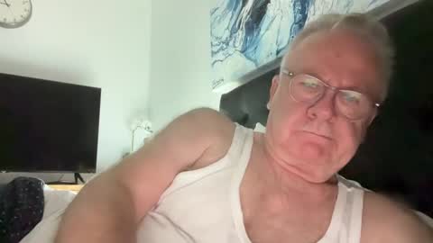 Snapshot of ozhairybearxxxx chatting on December 2024 11:46:01 AM ozhairybearxxxx online show from December 2024 11:46:01 AM