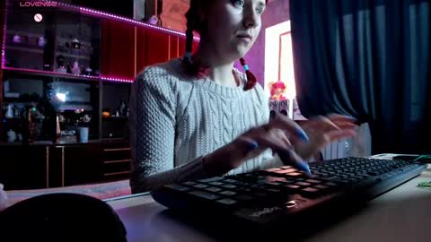 Ella online show from January 2025 01:07:01 PM