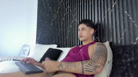 Javi    online show from March 2026 09:13:01 AM