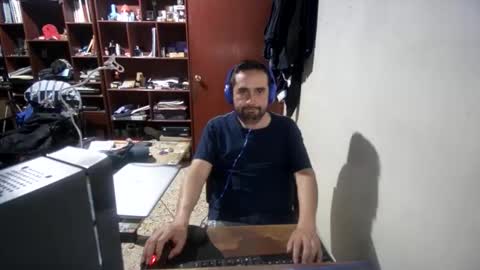 pablo_lopez_ online show from April 2026 07:57:02 AM