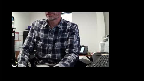 Snapshot of paddleme100 chatting on November 2025 05:23:01 PM Paddle me online show from November 2025 05:23:01 PM