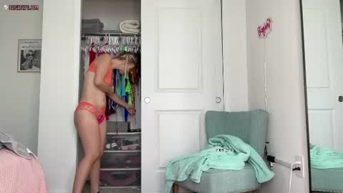 Snapshot of paigepawg chatting on June 2026 02:04:01 PM PaigePawg online show from June 2026 02:04:01 PM