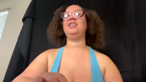 Snapshot of paisleehaze chatting on December 2024 04:16:02 PM Paislee Haze online show from December 2024 04:16:02 PM