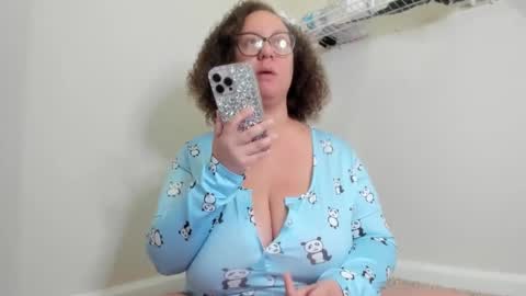 Snapshot of paisleehaze chatting on October 2025 02:17:02 PM Paislee Haze online show from October 2025 02:17:02 PM