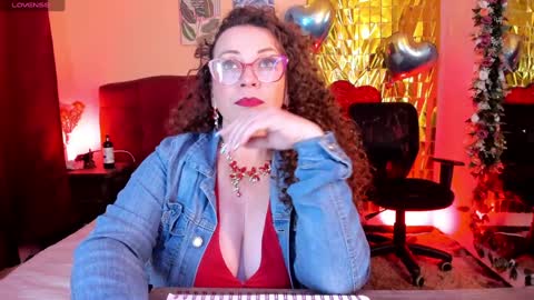 Snapshot of pam_hills chatting on February 2025 06:07:01 PM You can call me Mommy Goddess Queen online show from February 2025 06:07:01 PM