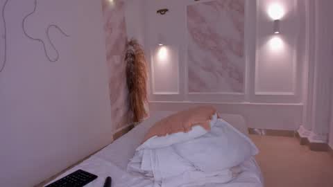 pamela online show from October 2025 07:43:01 PM