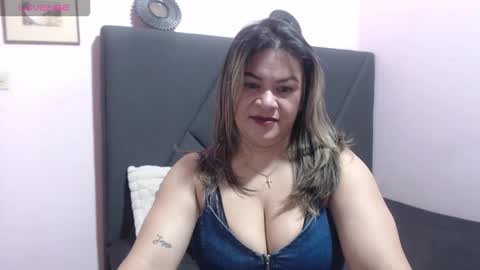 Snapshot of pamela_echeverria chatting on November 2025 10:25:02 AM pamela_echeverria online show from November 2025 10:25:02 AM
