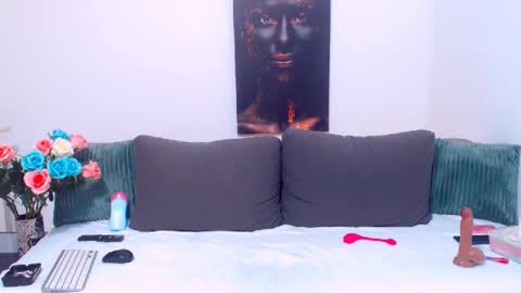 PAMEL ISSY online show from January 2025 12:15:01 PM