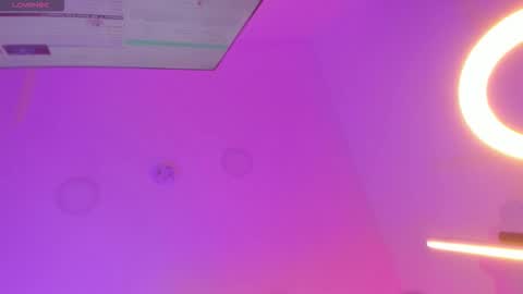 Manuela online show from November 2025 11:43:01 AM