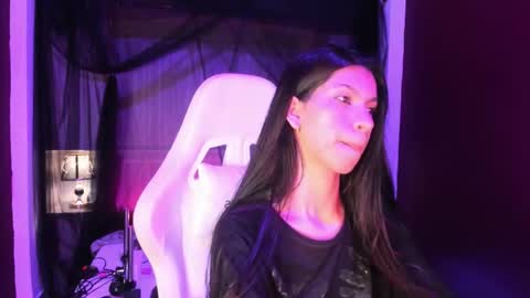 Snapshot of pamelaascott chatting on November 2025 11:21:02 AM P A M online show from November 2025 11:21:02 AM