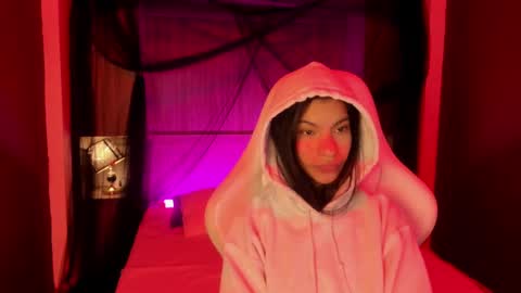 Snapshot of pamelaascott chatting on November 2025 04:23:02 AM P A M online show from November 2025 04:23:02 AM