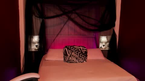 Snapshot of pamelaascott chatting on November 2025 04:23:02 AM P A M online show from November 2025 04:23:02 AM