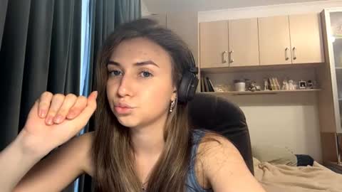 Snapshot of pamulahallquist chatting on June 2026 02:15:01 PM Lia online show from June 2026 02:15:01 PM