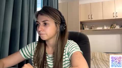 Snapshot of pamulahallquist chatting on July 2026 04:21:01 PM Lia online show from July 2026 04:21:01 PM