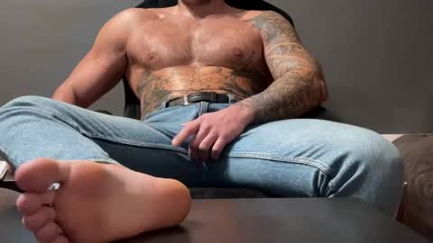 Snapshot of panther_style chatting on April 2026 01:41:02 PM Oleg online show from April 2026 01:41:02 PM